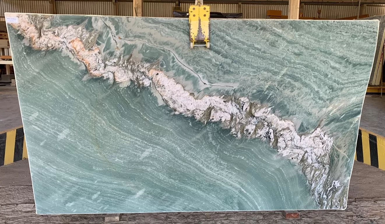 Cristallo Maestro Quartzite Vesta Marble & Granite